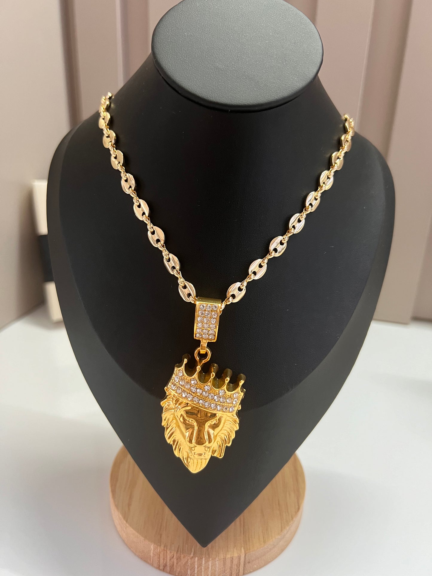 Cadena + Dije LEÓN en Oro Laminado 18k