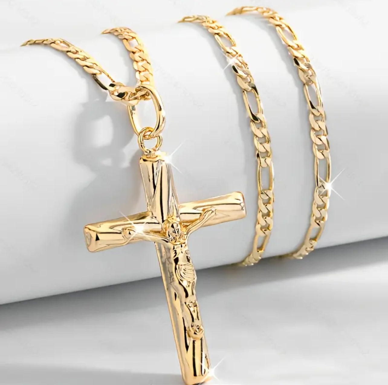 Cadena con Dije Cruz en Oro Laminado 18k