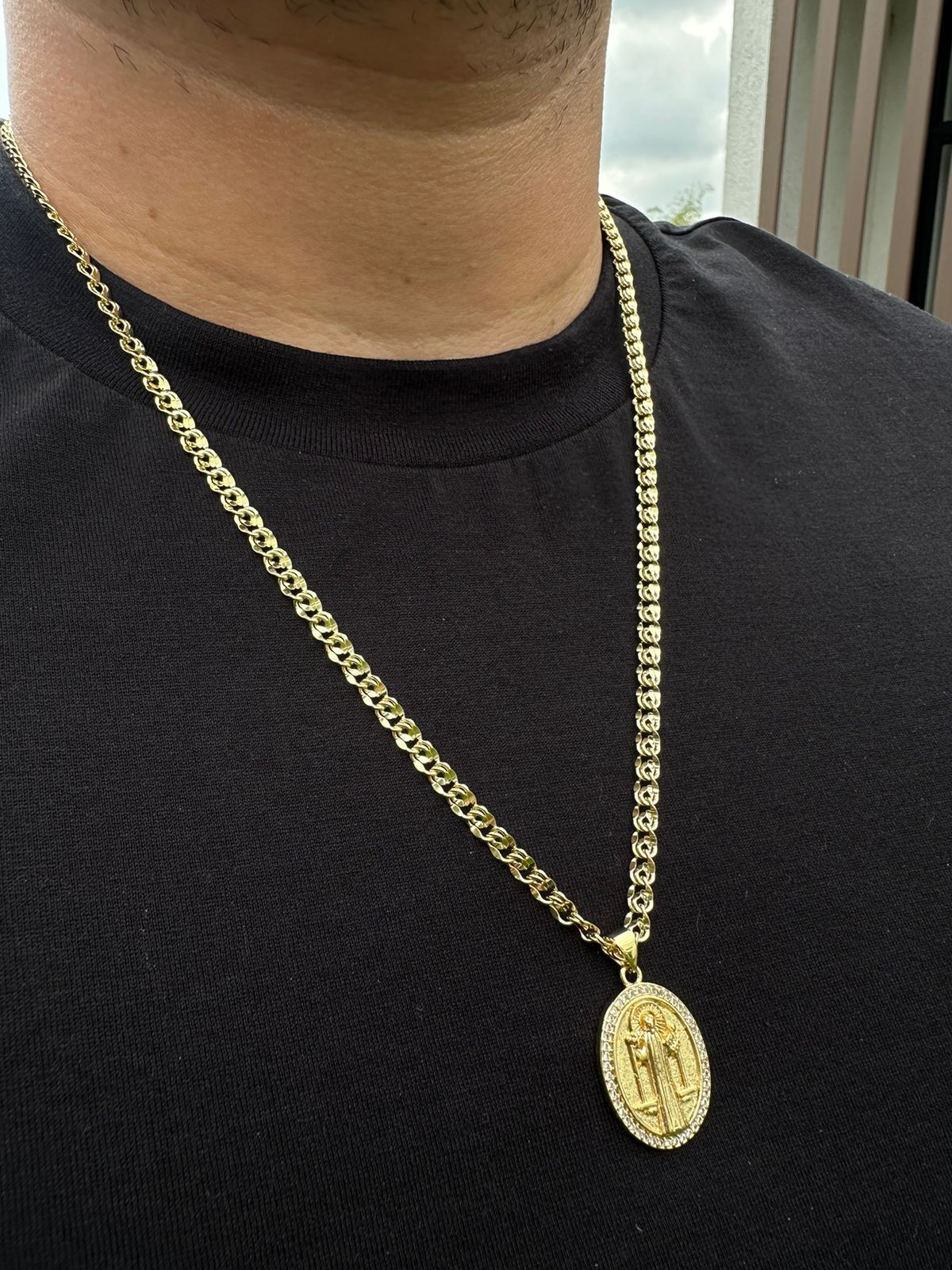 Cadena Trenza + Dije san benito en Oro Laminado 18k