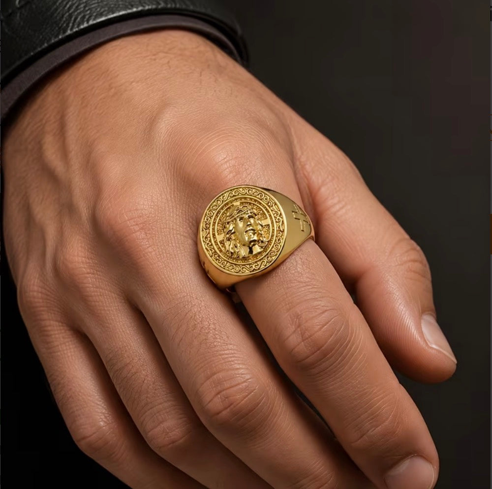 Anillo Cristo en Oro 18K Laminado