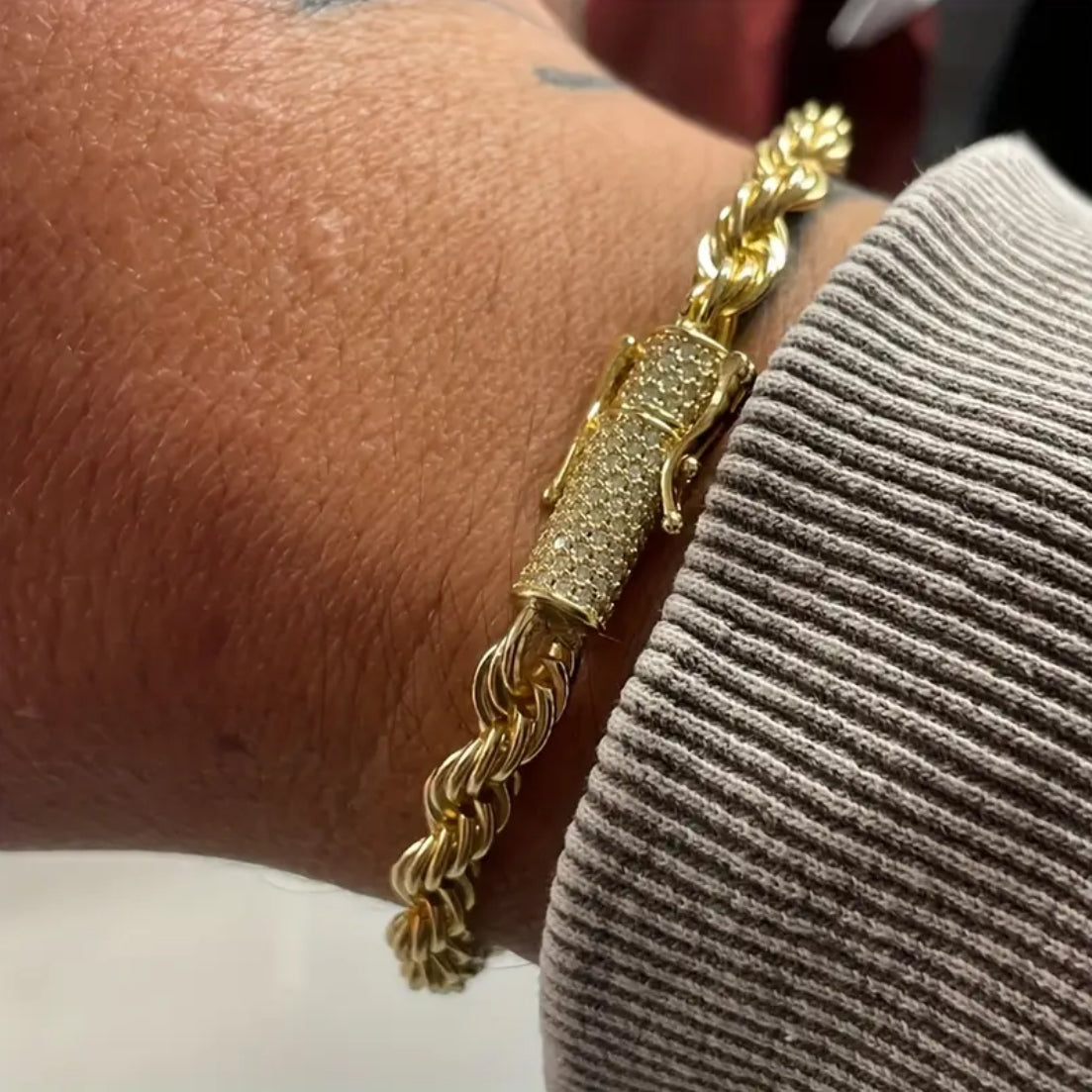 Pulsera Lazo Broche de Lujo en Oro 18k Laminado