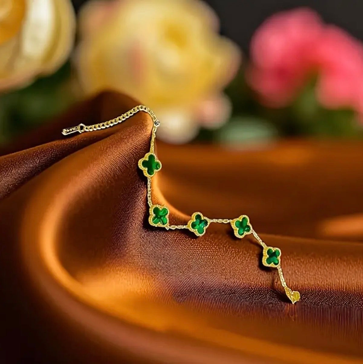 Pulsera VC trebol de Lujo en Oro 18k Laminado