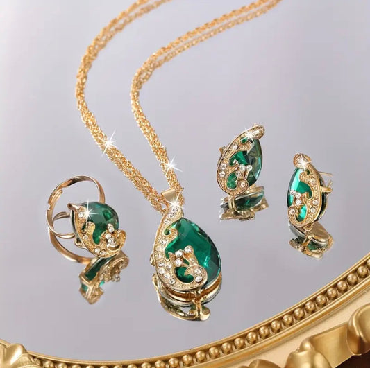 Conjunto Esmeralda Lágrima para DAMA en ORO 18K Laminado