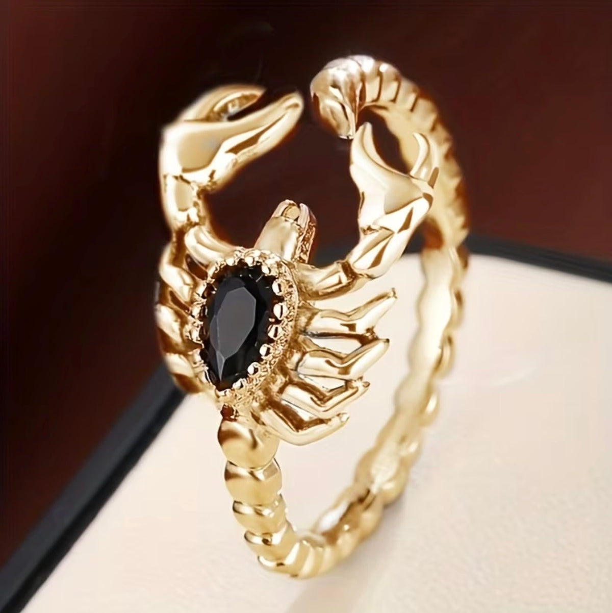 Anillo Escorpión Piedra ajustable en oro 18k Laminado