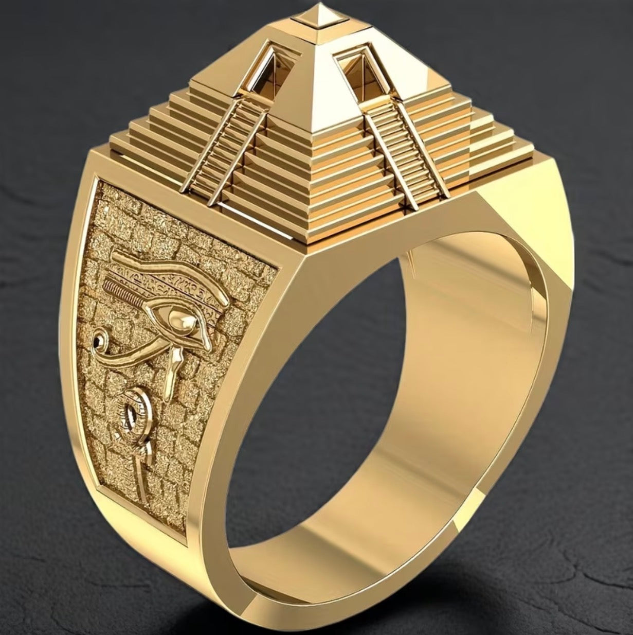 Anillo Piramide en Oro 18K Laminado