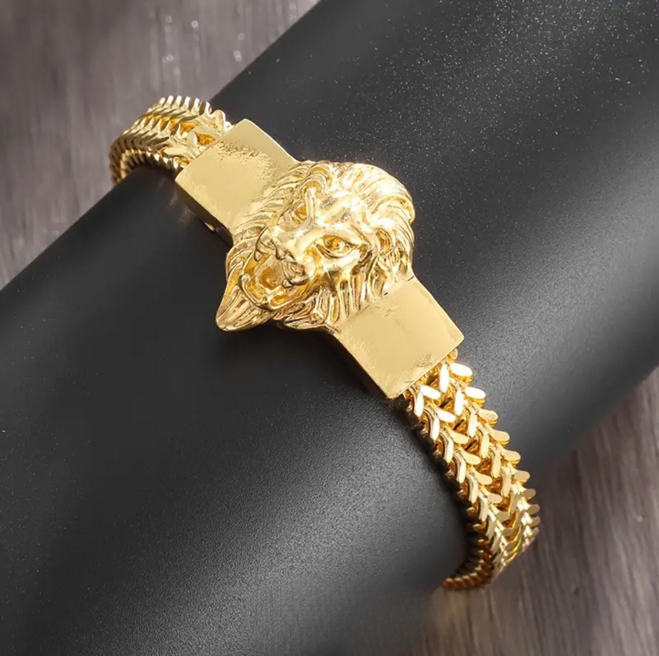 Pulsera León versión 2025 en Oro 18k Laminado